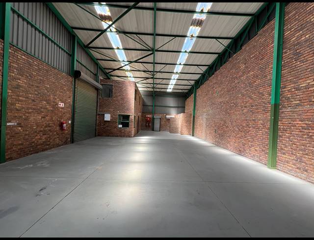 257M² WAREHOUSE TO LET IN LASER PARK